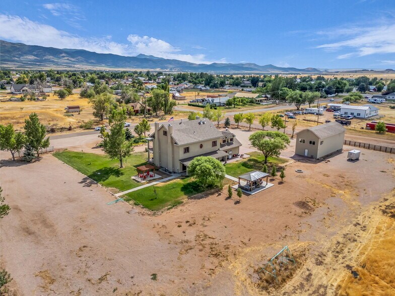 More Photos Of 135 E 200 N, Kanosh Hospitality For Sale