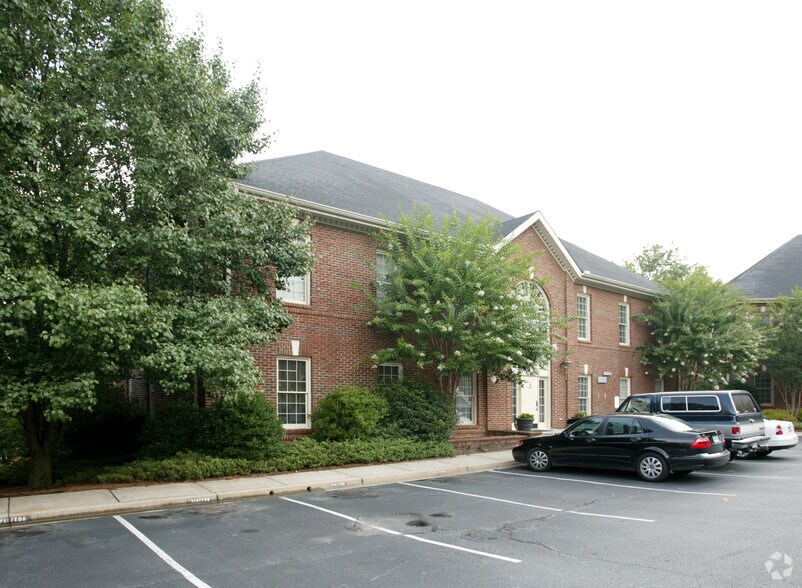 More Photos Of 109C Laurens Rd, Greenville Office Residential For Lease