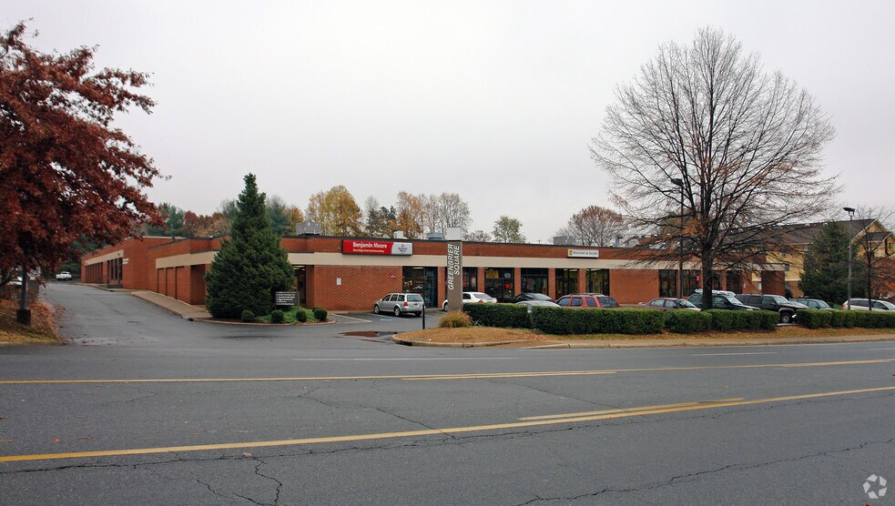 More Photos Of 370-386 Greenbrier Dr, Charlottesville Flex For Lease