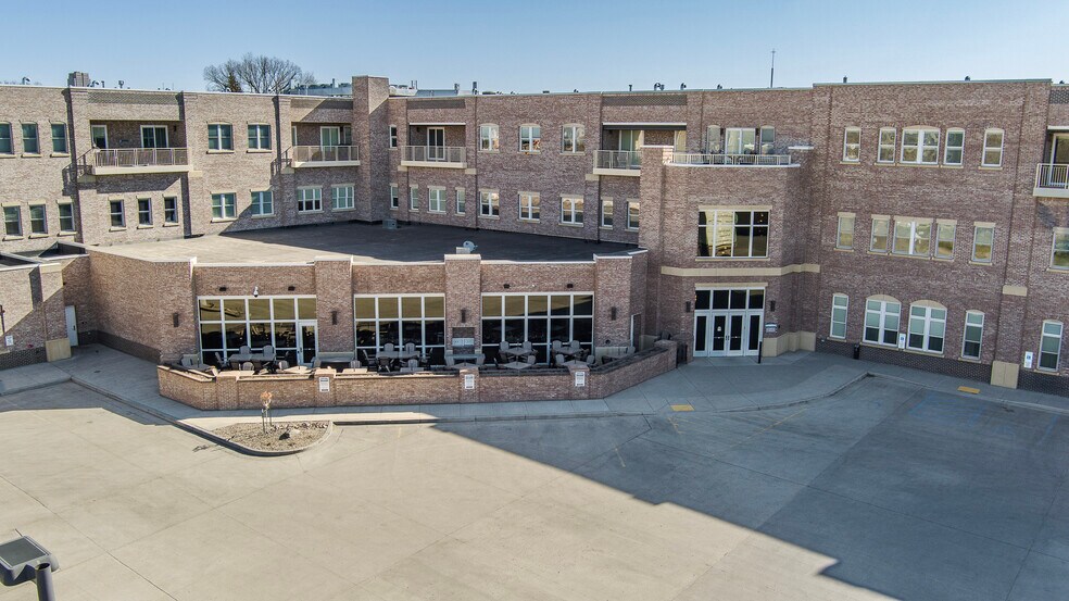 More Photos Of 100 W Broadway Ave, Bismarck Medical For Sale