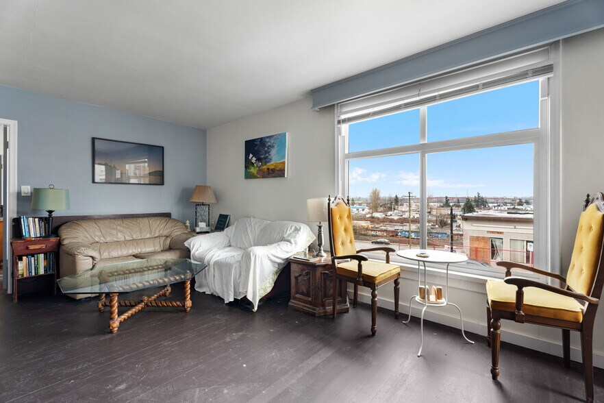 More Photos Of 33017 1st Av, Mission Flex For Lease