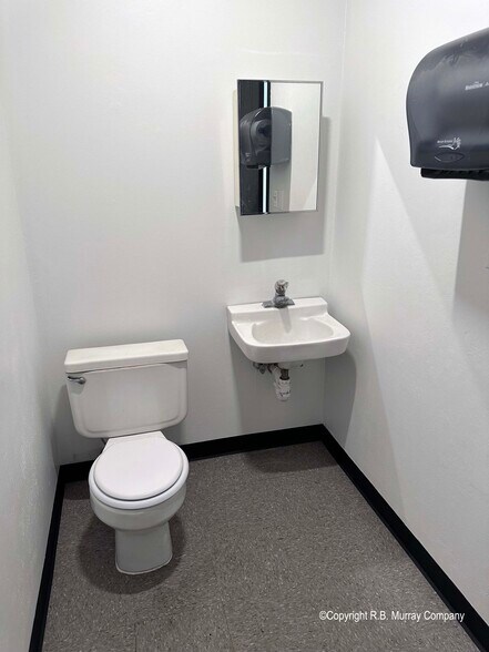 More Photos Of 1425 Enterprise Ave, Springfield Warehouse For Lease