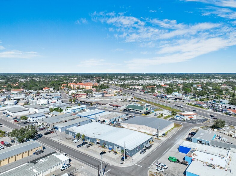 More Photos Of 249-261 Warfield Ave, Venice Service For Lease