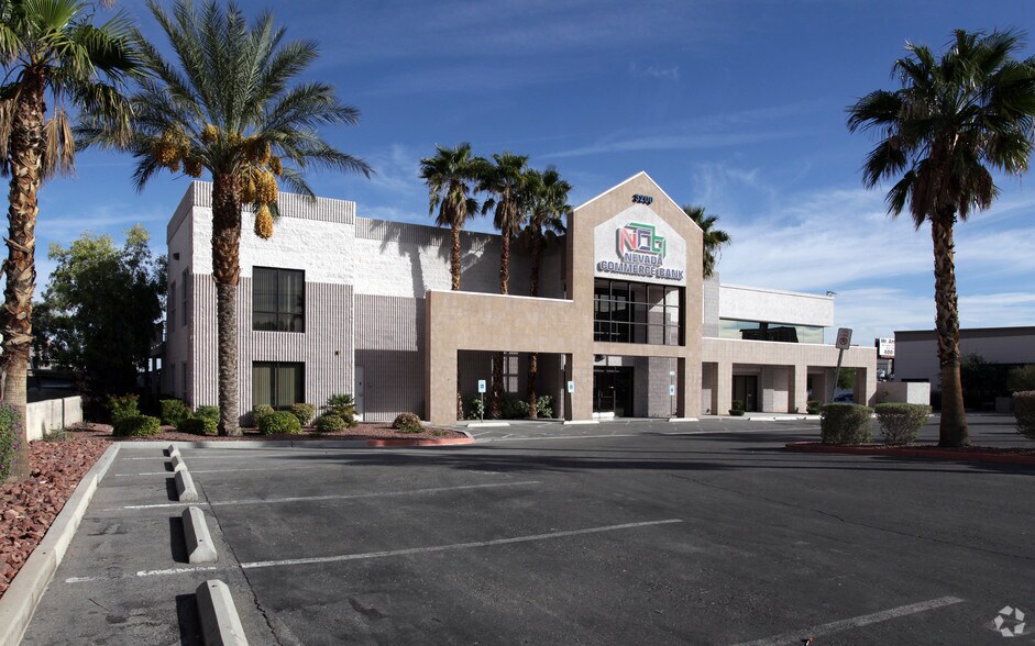 More Photos Of 3200 S Valley View Blvd, Las Vegas Freestanding For Lease