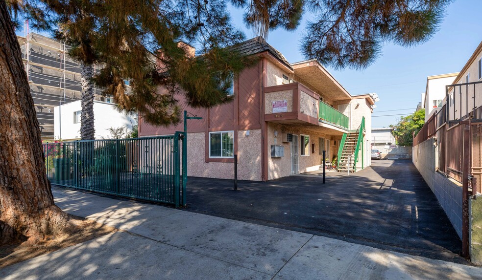 Primary Photo Of 14767 Erwin St, Van Nuys Apartments For Sale