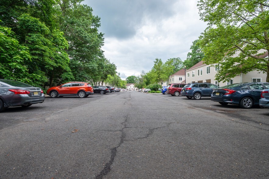 More Photos Of 27 Clyde Rd, Somerset Medical For Sale