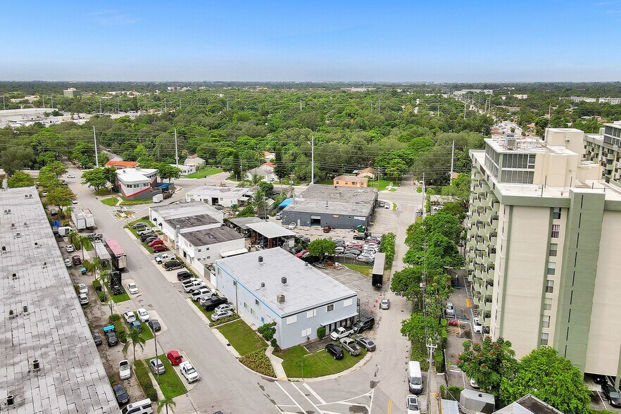 More Photos Of 1690 NE 134th St, North Miami Warehouse For Sale