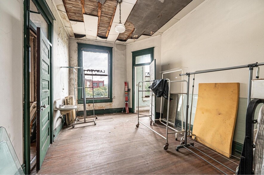 More Photos Of 812 West Ave, Lenoir Storefront Retail Office For Sale