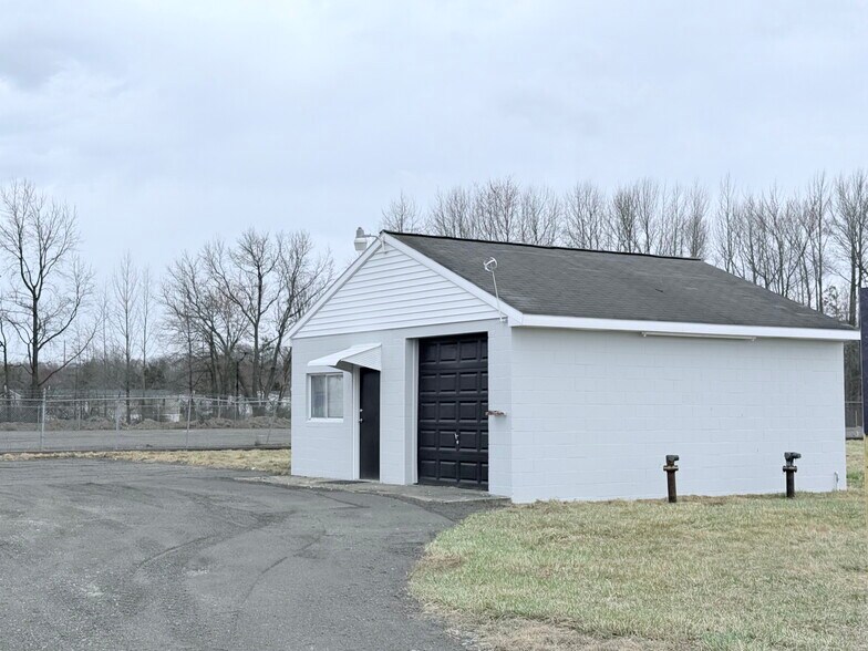 More Photos Of 435 Twin Oaks Dr, Dover Land For Lease