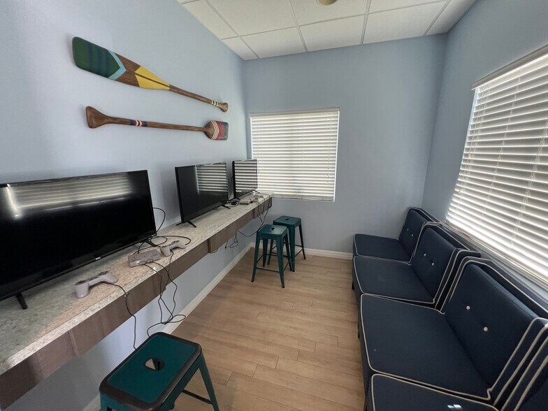 More Photos Of 13135 Kings Lake Dr, Gibsonton Medical For Lease
