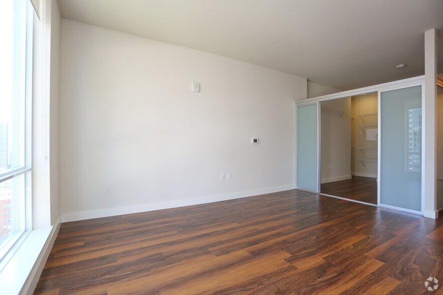More Photos Of 2105 5th Ave, Seattle Apartments For Lease