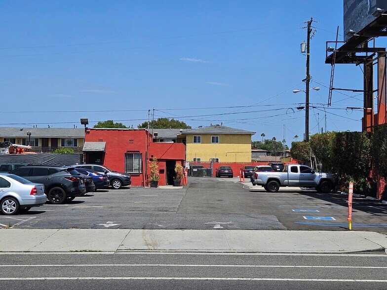 More Photos Of 10600-10624 Hawthorne Blvd, Lennox Bar For Sale