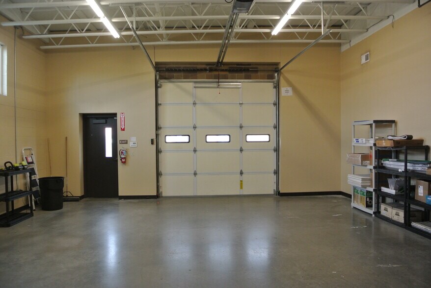 More Photos Of 3875 N Schreiber Way, Coeur d'Alene Warehouse For Lease
