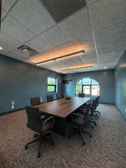 More Photos Of 209 W 6th St, Royal Oak Office Residential For Lease