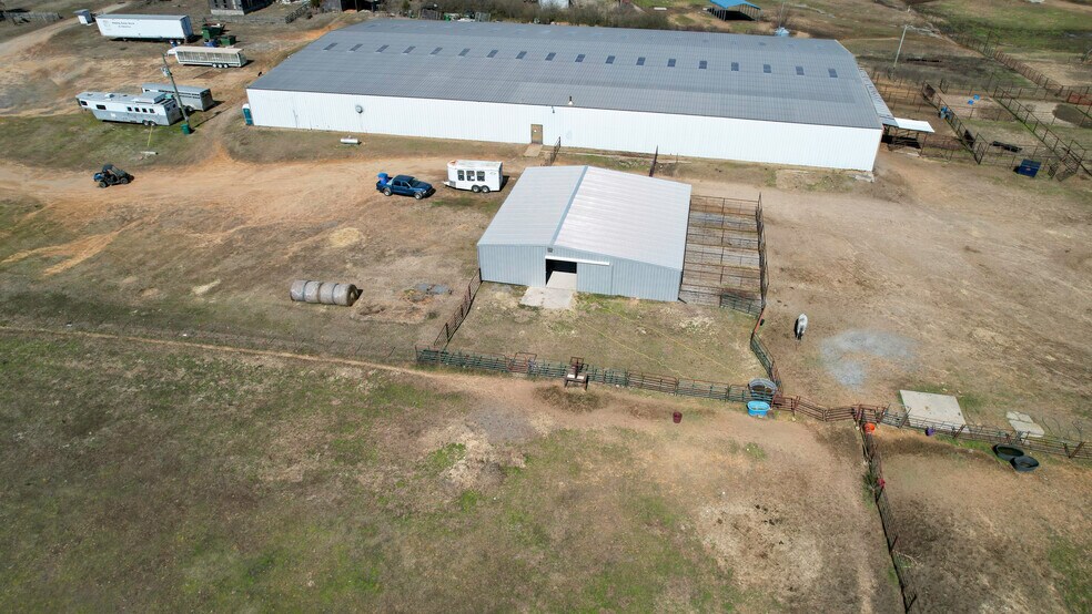 More Photos Of 99 Stacks Dr, Damascus Horse Stables For Sale