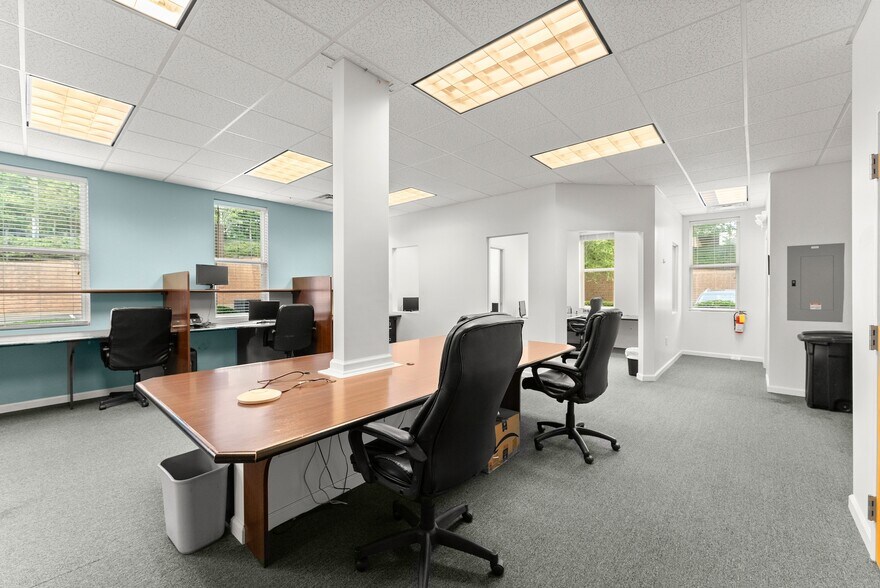 More Photos Of 950 Scales Rd, Suwanee Medical For Lease