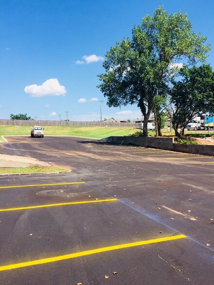 More Photos Of 3324 N I-35 Service Rd, Oklahoma City Distribution For Sale