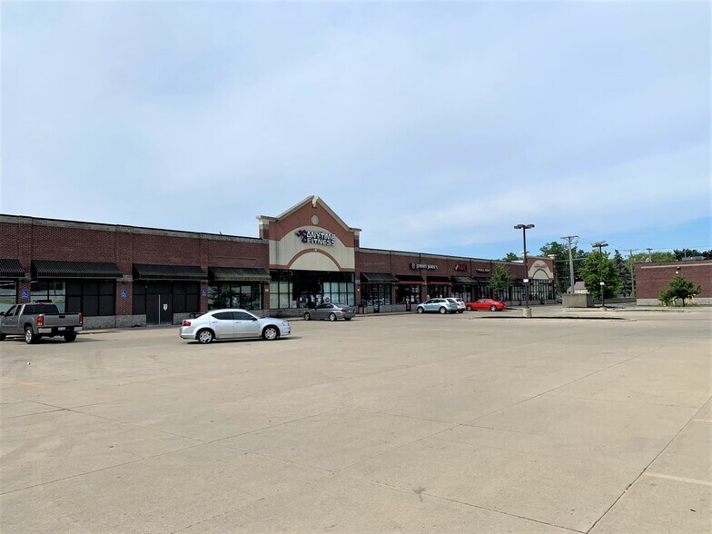 More Photos Of 7580 E 9 Mile Rd, Warren Unknown For Lease