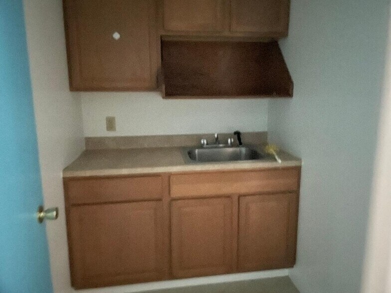 More Photos Of 362 Sand Hill Rd, Greensburg Flex For Lease