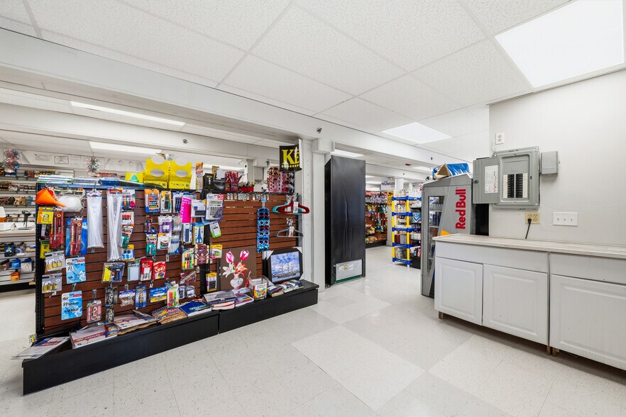 More Photos Of 47 Chelmsford St, Chelmsford Storefront Retail Residential For Sale