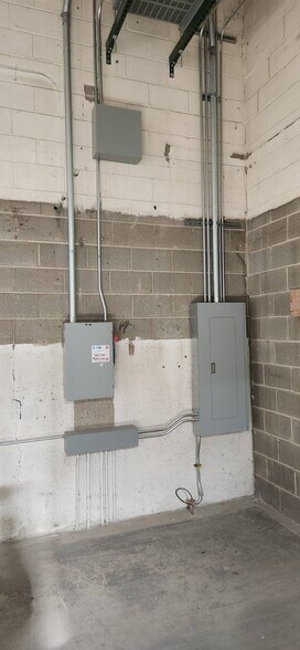 More Photos Of 11743 S Mayfield Ave, Alsip Warehouse For Lease