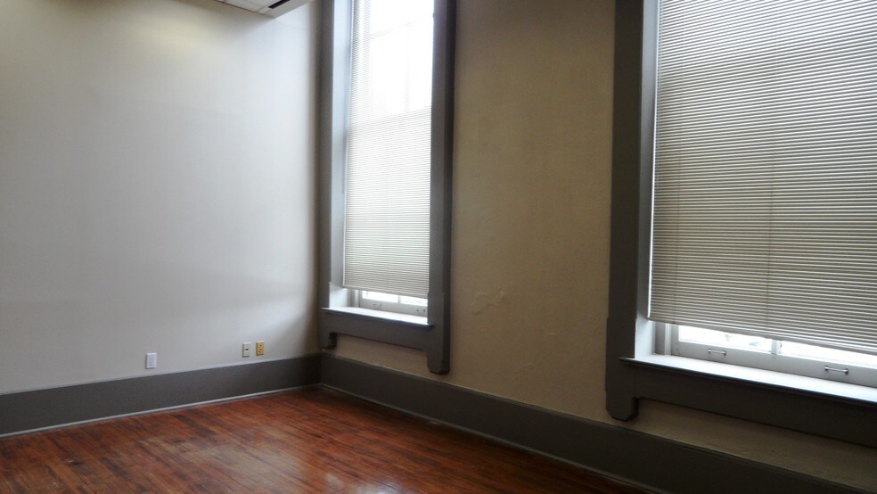 More Photos Of 306 22nd St, Galveston Office For Sale