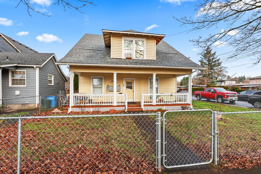 More Photos Of 1833 C St, Washougal Apartments For Sale