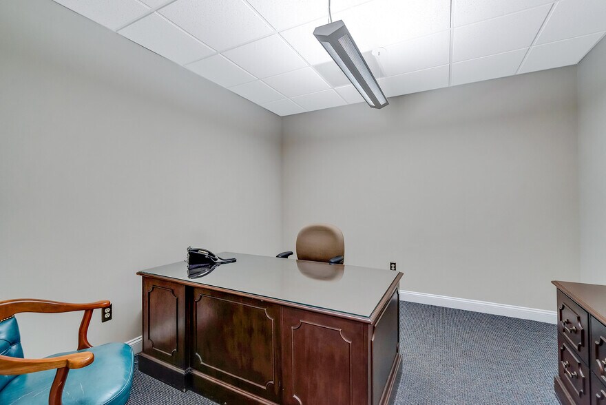 More Photos Of 124 S York Rd, Hatboro Office For Sale