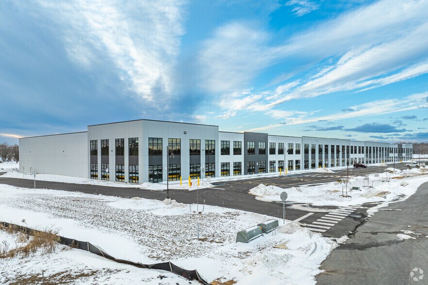 More Photos Of 5806 DuPont Pky, Smyrna Unknown For Sale