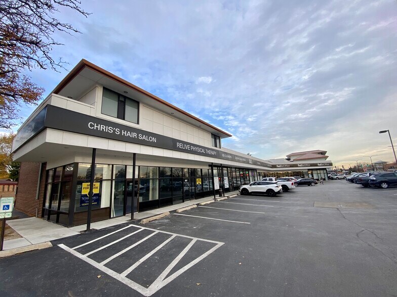 More Photos Of 6821-6849 N Lincoln Ave, Lincolnwood Unknown For Lease