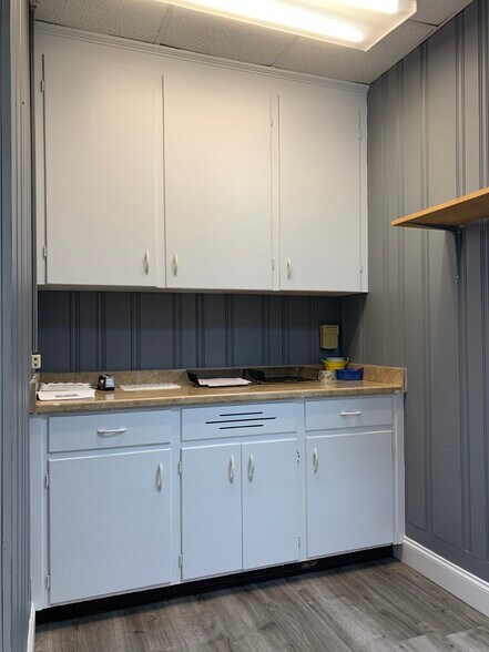 More Photos Of 109 W Atlantic St, South Hill Storefront Retail Office For Sale