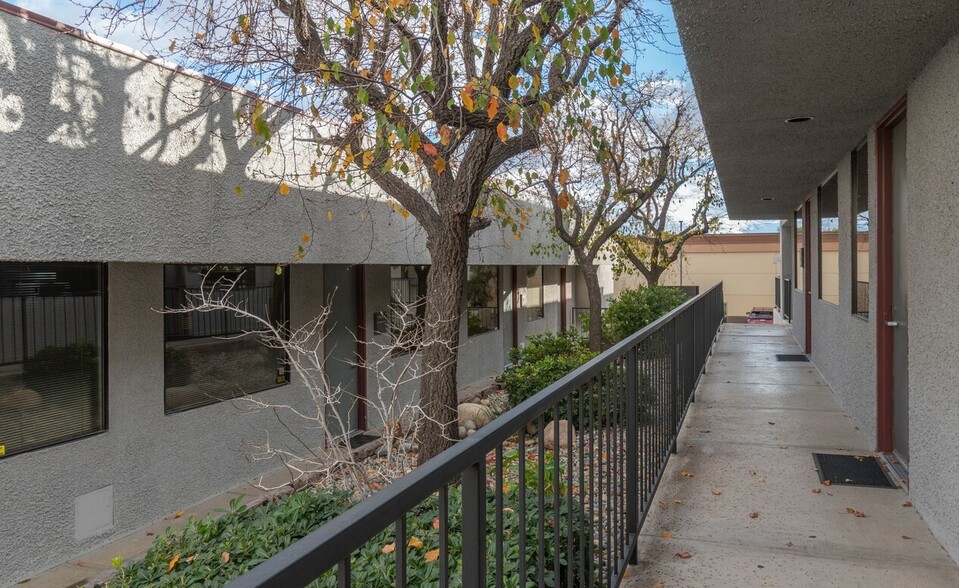 More Photos Of 16127 Kasota Rd, Apple Valley Medical For Lease