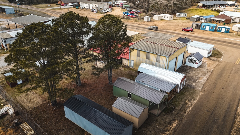 More Photos Of 801 Highway 12 W, Kosciusko General Retail For Sale