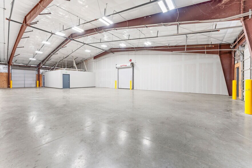More Photos Of 2661-2669 Ludelle St, Fort Worth Unknown For Lease