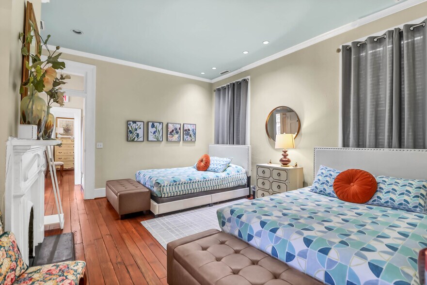 More Photos Of 78 Society St, Charleston Specialty For Sale