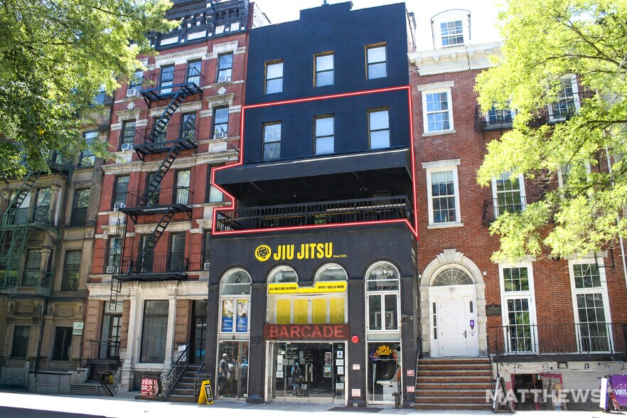 Primary Photo Of 6 Saint Marks Pl, New York Storefront For Lease