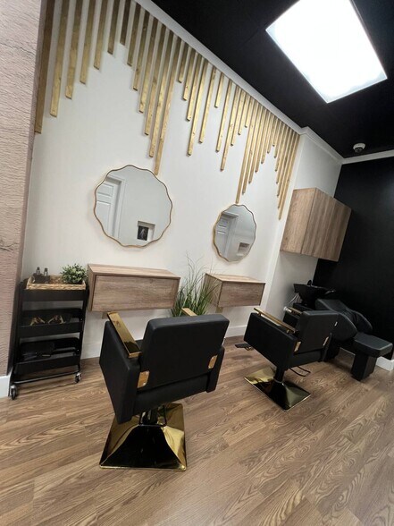 More Photos Of 14650 Gatorland Dr, Orlando General Retail For Sale