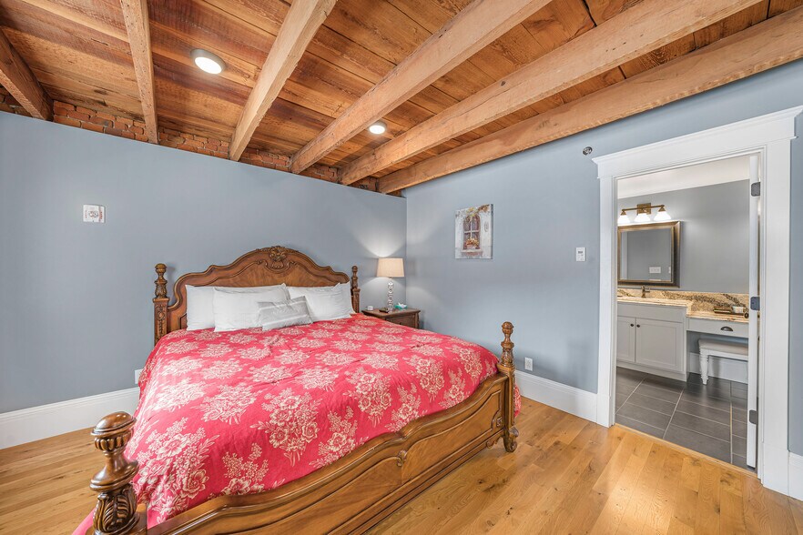 More Photos Of 208-210 Wharf St, Hermann Hospitality For Sale