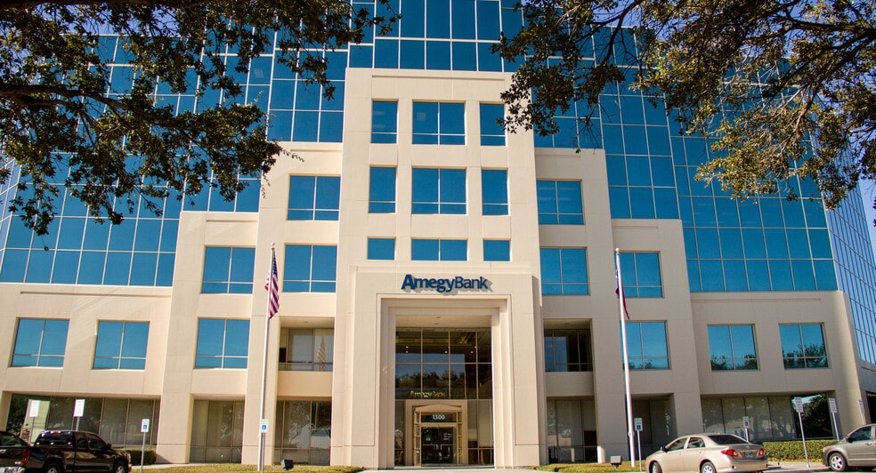 Primary Photo Of 1300 Rollingbrook Dr, Baytown Office For Lease