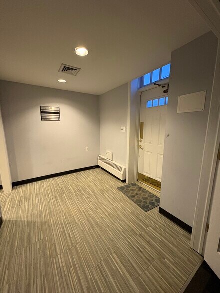 More Photos Of 141 Main St, South River Office For Sale