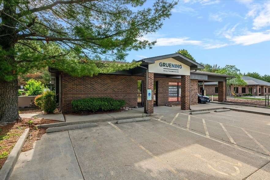 More Photos Of 1124 Centre West Dr, Springfield Office For Lease