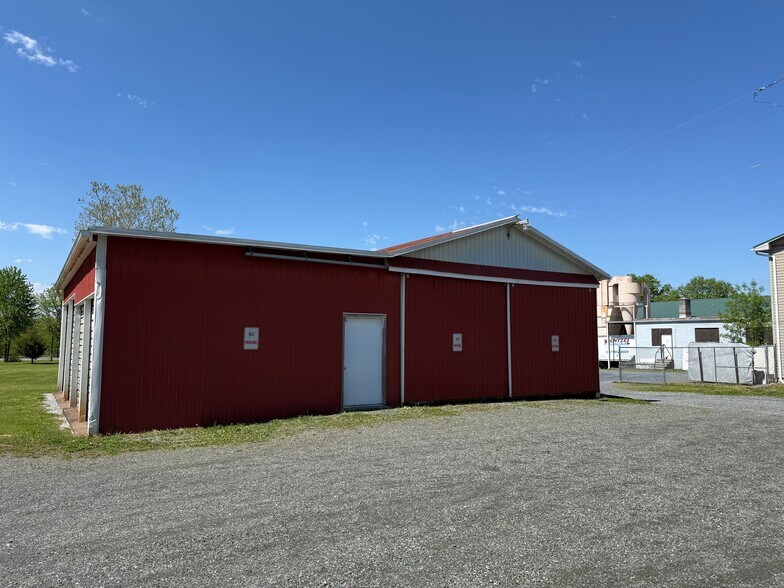 Primary Photo Of 52 Legion Dr, Oley Warehouse For Lease