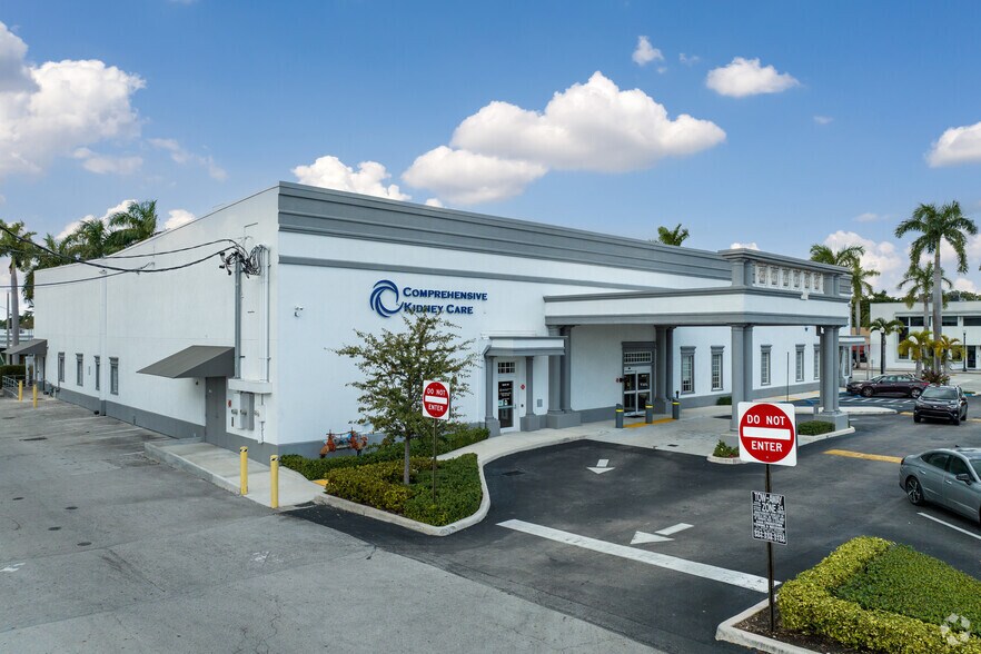 More Photos Of 2700 Hollywood Blvd, Hollywood Medical For Lease