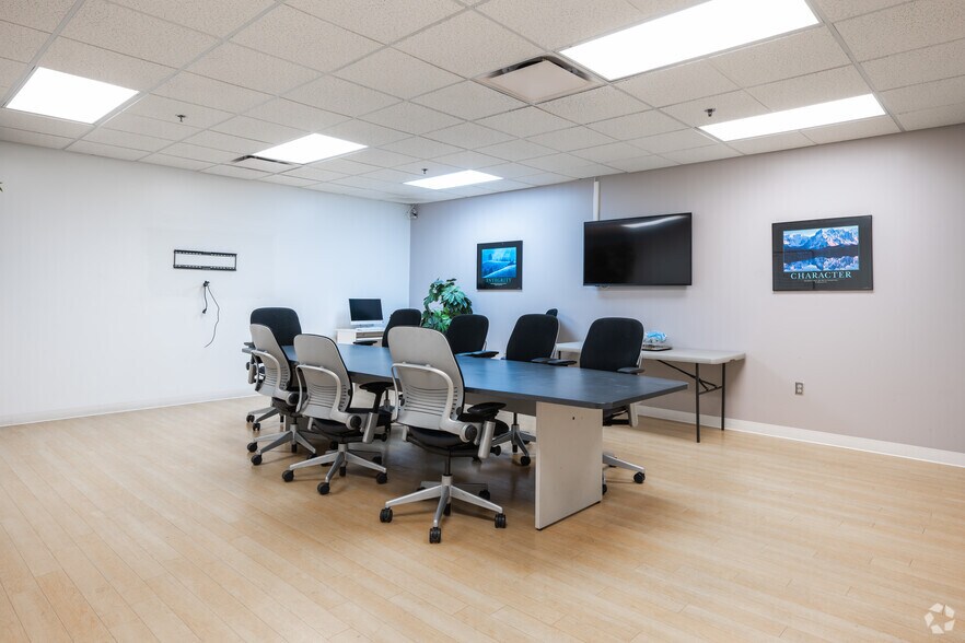 More Photos Of 3921 Frederick Ave, Saint Joseph General Retail For Sale