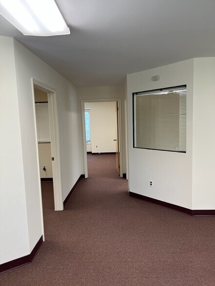 More Photos Of 885 Lincoln Ave, Glen Rock Office For Lease