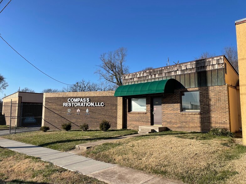 More Photos Of 219 & 303 W Chase st, Springfield Light Distribution For Lease