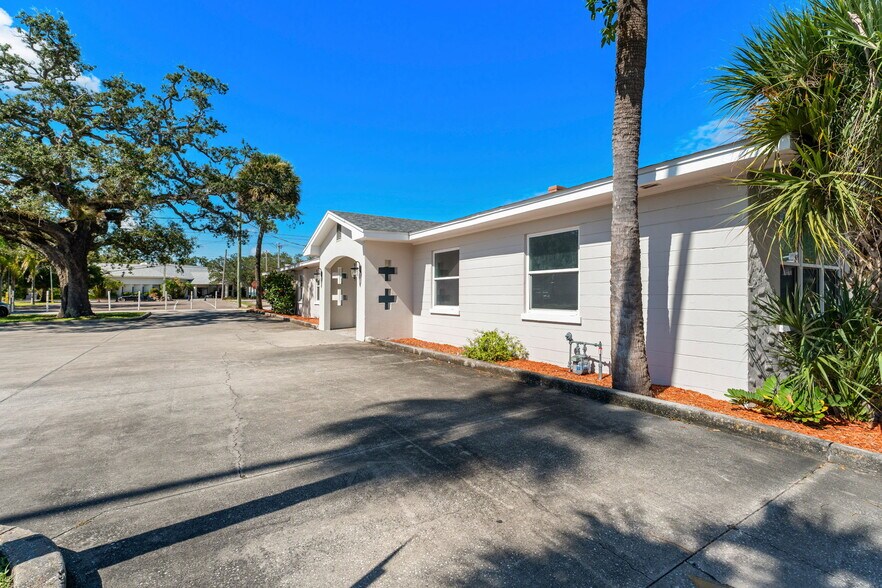 More Photos Of 1824 S Harbor City Blvd, Melbourne Religious Facility For Sale