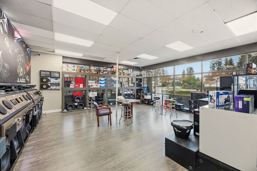 More Photos Of 10 SE Everett Mall Way, Everett General Retail For Lease