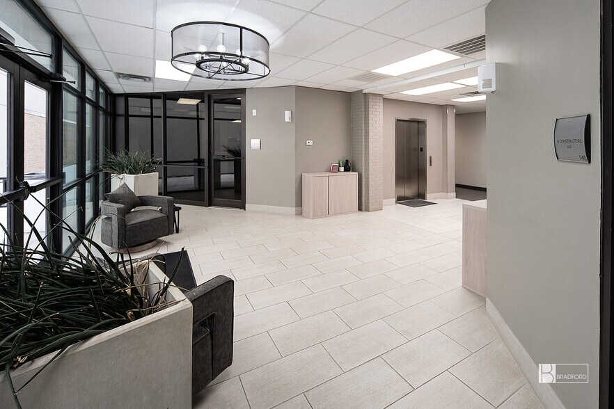 More Photos Of 3530 Forest Ln, Dallas Office For Lease