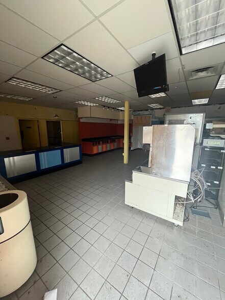 More Photos Of 1102 Perry Hwy, Pittsburgh Freestanding For Sale